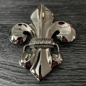 Fleur de lys belt buckle